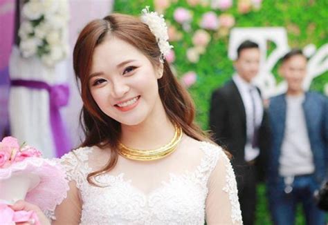 Hot girl dân tộc Thu Hương rạng rỡ trong ngày cưới