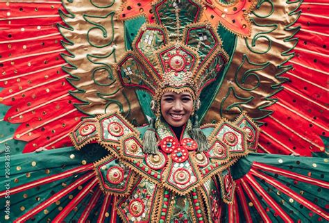 Woman in traditional Indonesian costume of Garuda during ritual dance ceremony Stock Photo ...