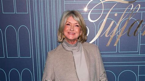 Martha Stewart se vuelve más histórica posando en bañador a sus 81