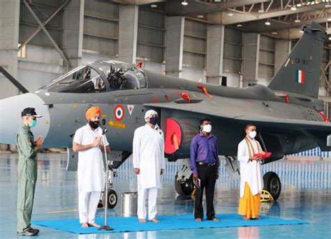 Indian Air Force Iaf Chief Bhadauria Flies Tejas Single Seater