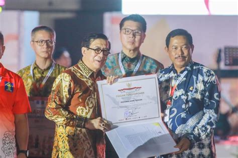 Pemprov Jateng Terima Penghargaan Pembina HAM Terbaik Pemerintah