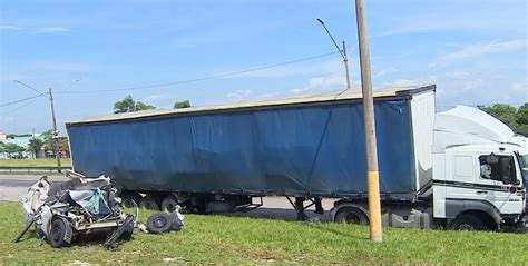 Caminhoneiro Envolvido Em Acidente Carro Esmagado Diz Que Corsa