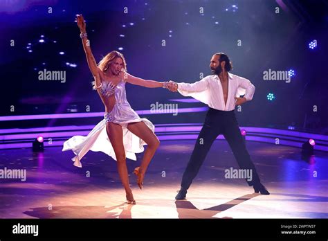 Lulu Lewe Mit Massimo Sinato In Der Zweiten Live Show Der 17 Staffel