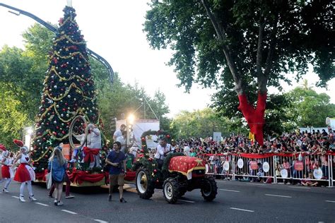 Un Particular Desfile Navideño En Pleno Buenos Aires Infobae