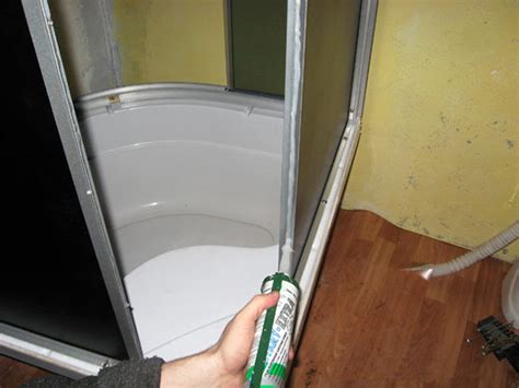 Сантехник ...: Герметик для душевой кабины — какой лучше использовать