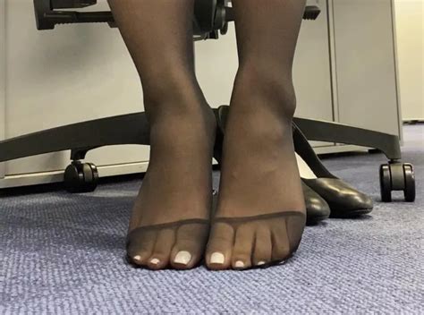 Secretly Filming In The Office Nudes Feet NSFW NUDE PICS ORG