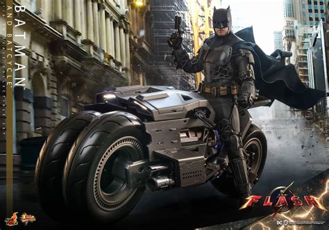 Hot Toys Batman And Batcycle Figure Set Limited Collectible Comic Concepts