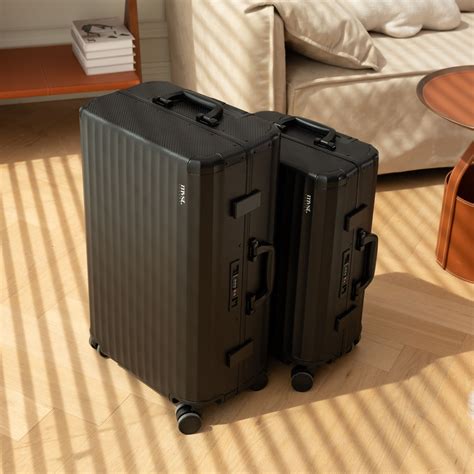 SPACE Aluminum Suitcase Black – MVST