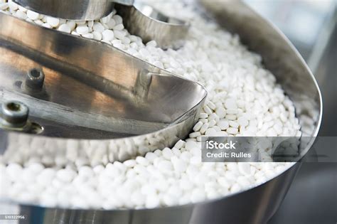 Pharmaceuticals Tablets Solid Dosage Form Stock Photo - Download Image ...