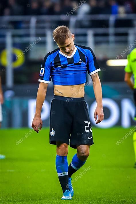 Nicolo Barella Del Fc Internazionale Durante La Temporada De F Tbol