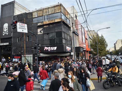 La Avenida Avellaneda Un Outlet A Cielo Abierto Copado Por Una Clase