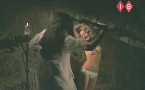 Naked Diana Sorel In La Llamada Del Vampiro