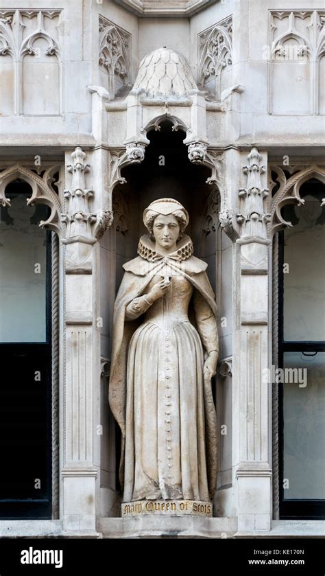 London, England, UK. Statue: Mary Queen of Scots (1905) at Mary Queen ...