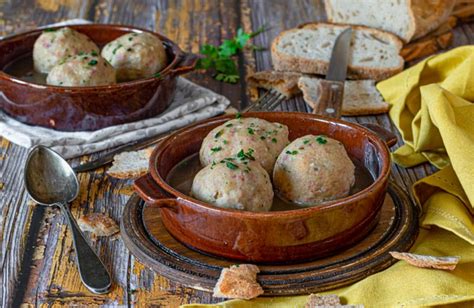 Canederli In Brodo La Ricetta Semplice E Gustosissima