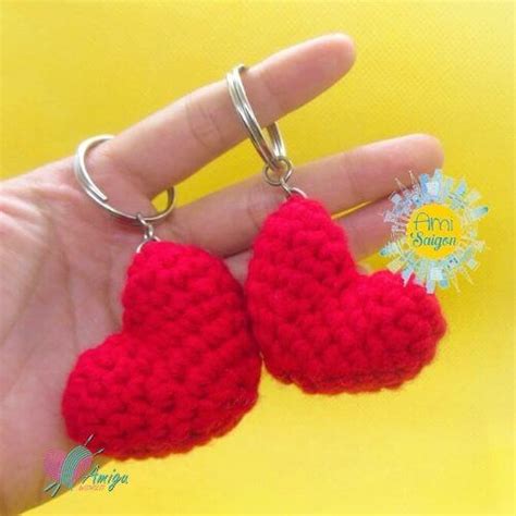 Heart keychain amigurumi free crochet pattern