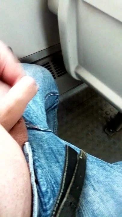Petite Exhibe Et Branlette Dans Le Train Free Gay Porn De XHamster