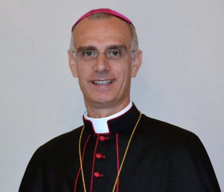 Il Vescovo Alle Coppie Gay Non Scimmiottate Ci Che Non Siete Gay It