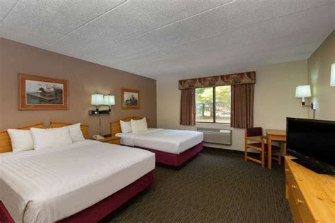 COBBLESTONE HOTEL & SUITES - LADYSMITH - 30 Photos & 14 Reviews - 700 ...