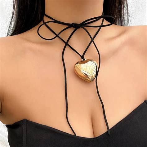 Goth Black Velvet Big Heart Pendant Choker Necklace For Women Elegant