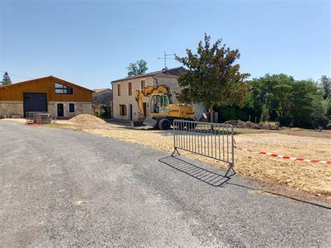 Première tranche des travaux de création dun parking Place du Prieuré