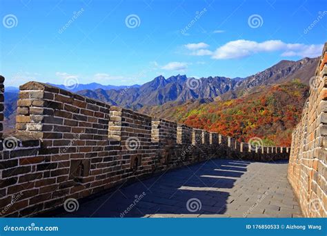 The Great Wall in autumn stock image. Image of culture - 176850533