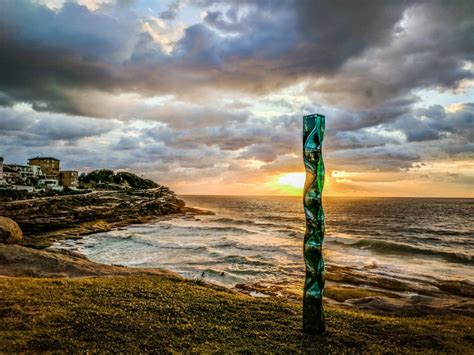 sculpture   sea  travel insider