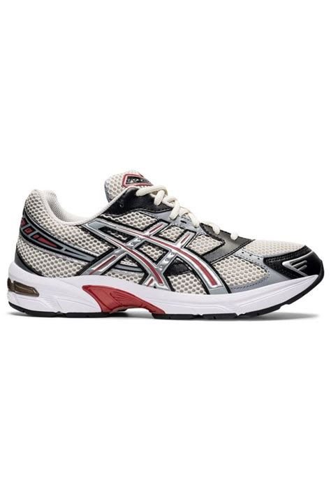 Asics Sneakers Are the Surprising Sneaker Trend Taking Off | Who What Wear