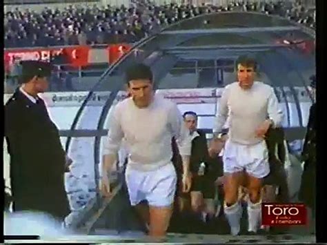 Gli Anni Al Torino Calcio Di Gigi Meroni La Farfalla Granata Video