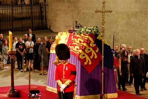 Mort Delizabeth Ii Qui Est Invit Ou Pas Aux Fun Railles De La Reine