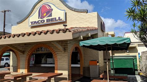 Taco Bell Customers Are Loving The Original Menu At Its Hawaii Locations