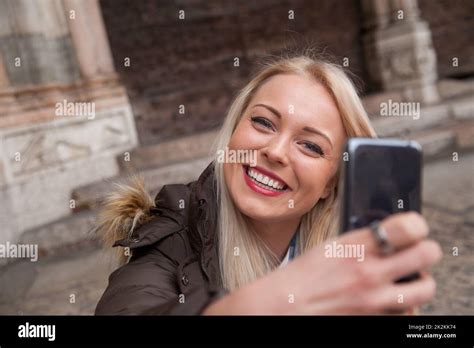 Jeune Blonde Banque De Photographies Et Dimages Haute R Solution Alamy
