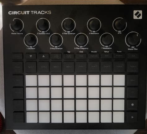 Novation Circuit Tracks Standalone Groove Box Ebay