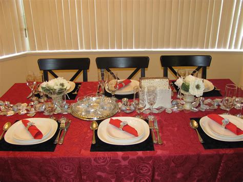 Passover - Dinner table (www.homestory.co.il) | Passover dinner table ...