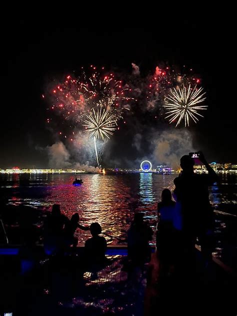 Croisi Re Catamaran Soir E D Ner Feu D Artifice Saint Rapha L Amc