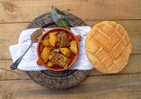 Patatas Con Espinazo A Fuego Lento Receta Recetas De Comida