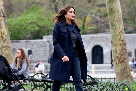 Mariska Hargitay Discusses Her Real Life Svu Moment Helping Young Girl