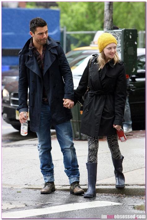 Amanda Seyfried Sexy Masseuse Babe Giving Client Blowjob