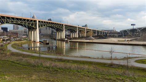 27 Pics From Our Earth Day Stroll Along The Cuyahoga River — Share The