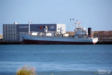 Dubreka — Фото — Водный транспорт