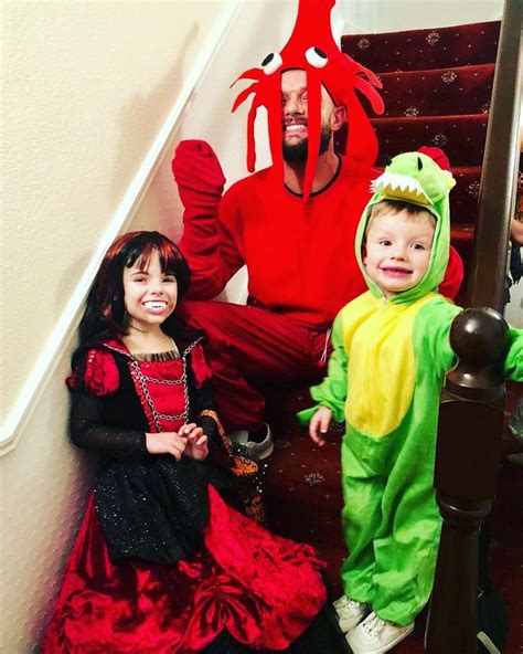 Dracula A Lobster And A Dinosaur Halloweencostume Best Instagram