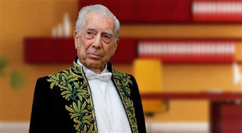 Mario Vargas Llosa se recupera del COVID 19 y recibe el alta médica