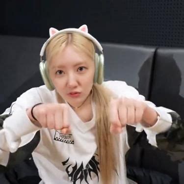 Hot Debut Babymonster Sheesh Korean Girl Groups Celebrities Yg Entertainment