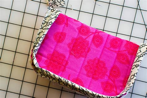 DIY Clutch Bag Pattern: free sewing pattern