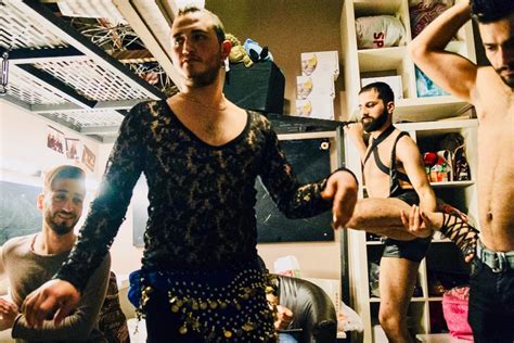 Mr Gay Syria esplora la vita dei gay siriani rifugiati Il Grande Colibrì