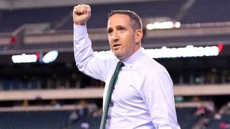 Eagles GM Howie Roseman Jokingly 'Confronts' Eagles Fans (VIDEO)