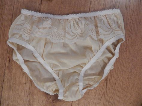Vintage Beige Nude Underwear Ladies SMALL Size Knickers Underpants Made in Estonia Factory Võit