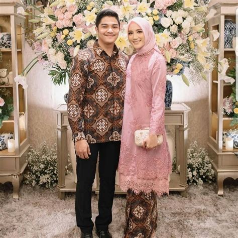 √ 45 Model Batik Couple Modern Modis Kombinasi 2020