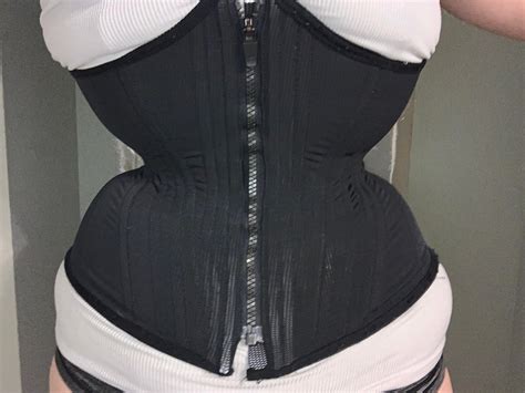 Beginner Seeking Advice Ivrbbern Wearing A Waist Cincher Regularly