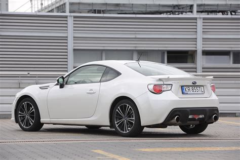 Żarówki Subaru BRZ ksenon 20122020 jakie potrzebne do wymiany