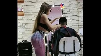 CORTE CON FINAL FELIZ CON LA ESTILISTA XVIDEOS